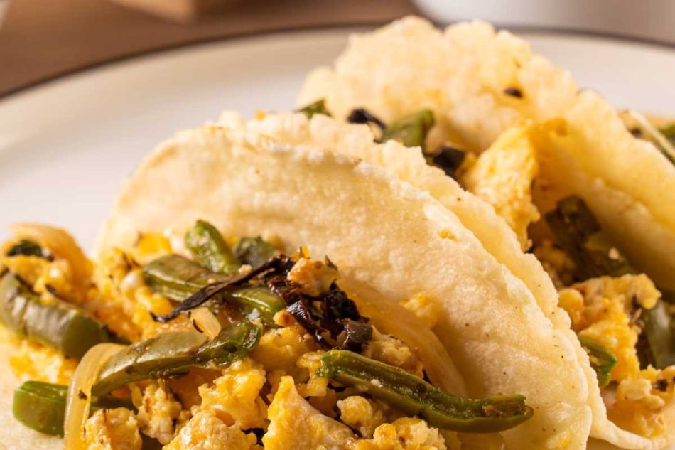 Tacos de Nopal con Huevo