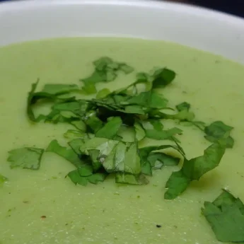 Crema de Chayote Casera: Fácil, Económica y Lista en Minutos