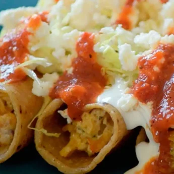 Tacos Dorados Caseros: Receta Económica, Rápida y Llena de Sabor
